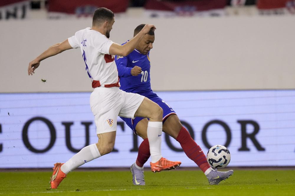 曼联明晨客战狼队，取胜可跃居第六