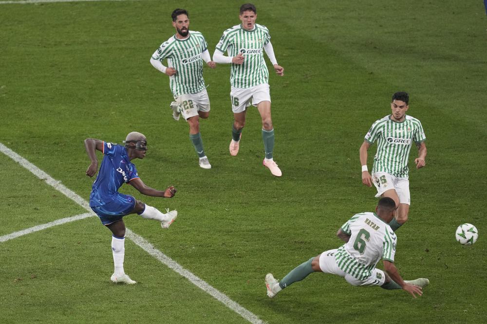 马卡：小西蒙尼如今表现出色，离不开梅西对他的明智建议