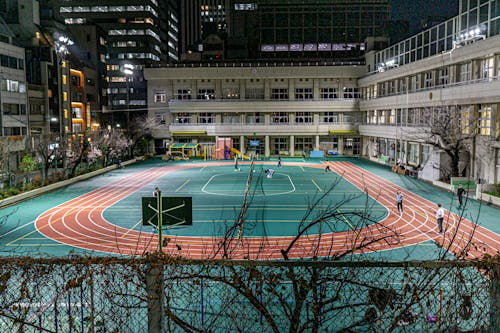 巴萨旧将：足球世界没人能达到梅西的高度，他让我们变得更好