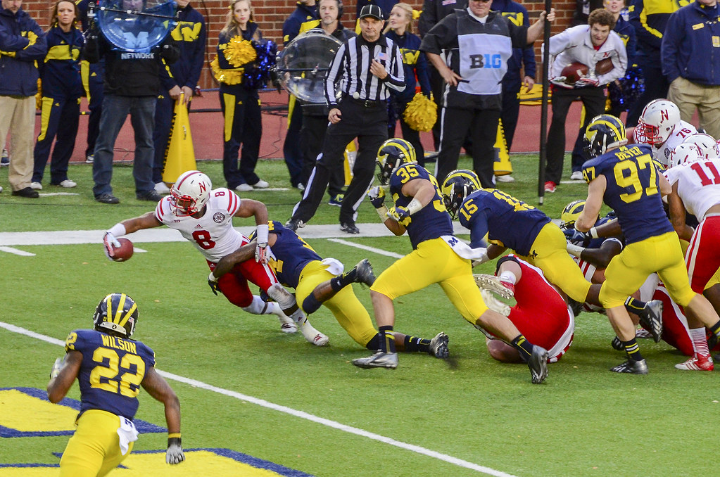 巴林U17vs中国U17：邝兆镭、万项首发，周雨诺、何思凡出战